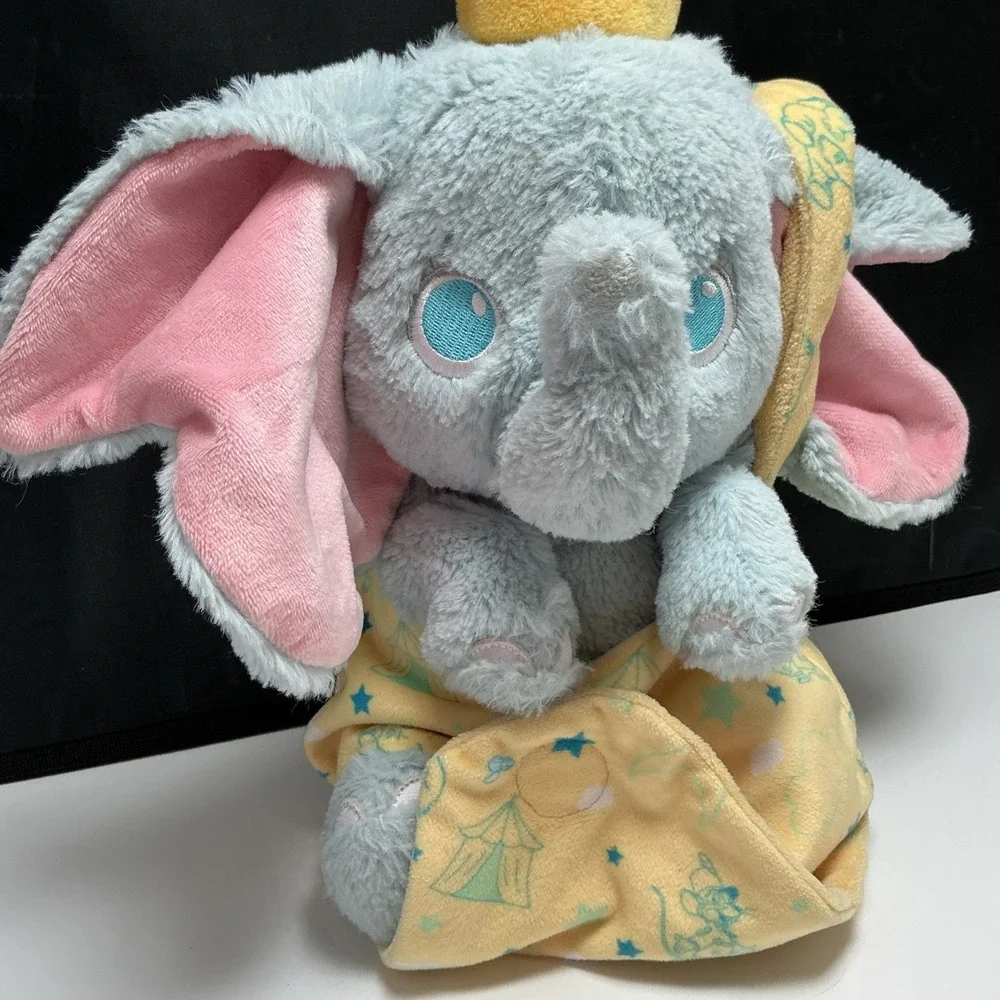 Disney Babies Dumbo in a Blanket Pouch/Swaddle 10